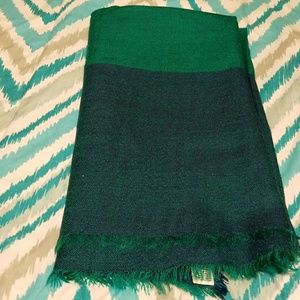 American Eagle scarf